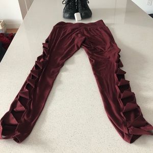 🦄 Express Maroon soft leggings